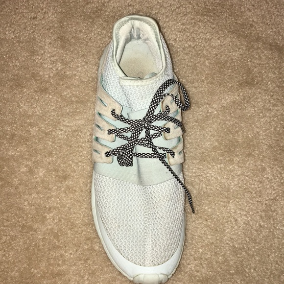 Adidas - Picture 2 of 6